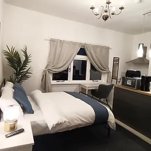 Fulforth St Apartment